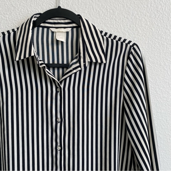 H&M Women’s Black & White Striped Button-Up Shirt Blouse - Picture 5 of 10